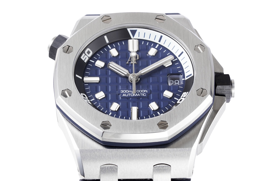 Audemars Piguet Royal Oak Offshore Diver watch - Pre Owned Year 2022
