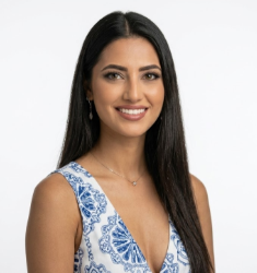 Sarah Mavie oversees the Luxury Handbags Asset Fund for ApodcStore MGT, leveraging deep market expertise to curate high-end alternative investments and deliver exceptional fractional ownership value. (Email: sarah.mavie@apodcstore.com)